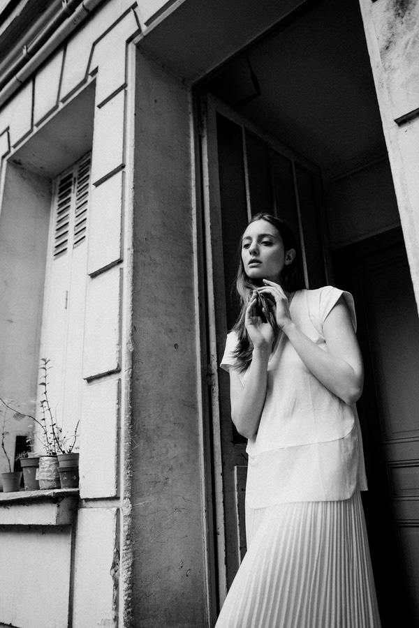 woman portrait model test shoot Paris Outdoor indoor Intimate rough