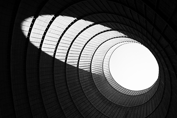 cooling tower powerplant urbex urban exploration black White b/w noir blanc N/B belgium belgique Hainaut tour refroidissement