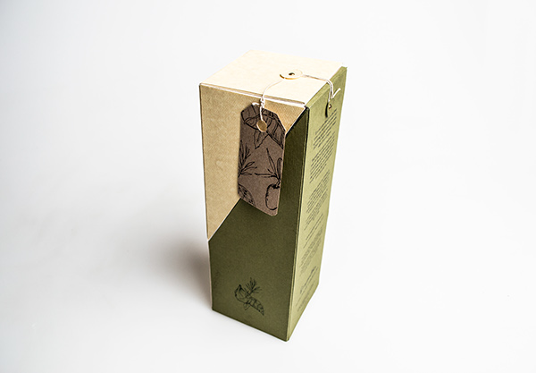 olive oil green yellow empeltre package Dynamic reveal photograph design box folding brand Tree  illustrations