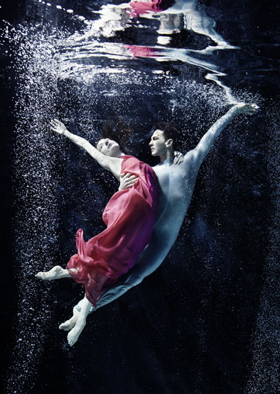 UNDERWATER PHOTOGRAPHY dancers underwater people photography