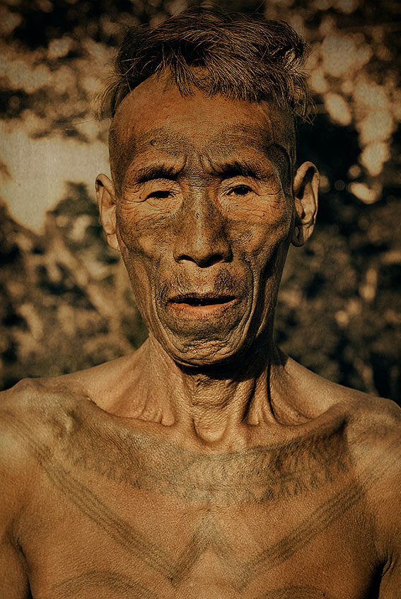 nagaland koniak India tribes portrait chasseurs de tete headhunters myanmar