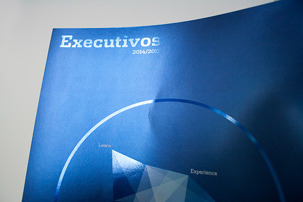 Católica Lisbon brochure Executivos executive Program management school business