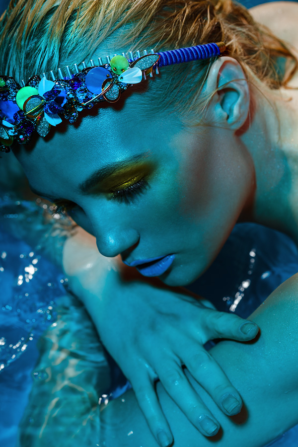 water beauty girl  Hot make-up color jewerly photo swim blue rushev