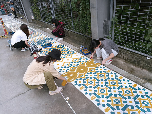 Floor Workshop "Sidewalk" (Shenzhen, China)