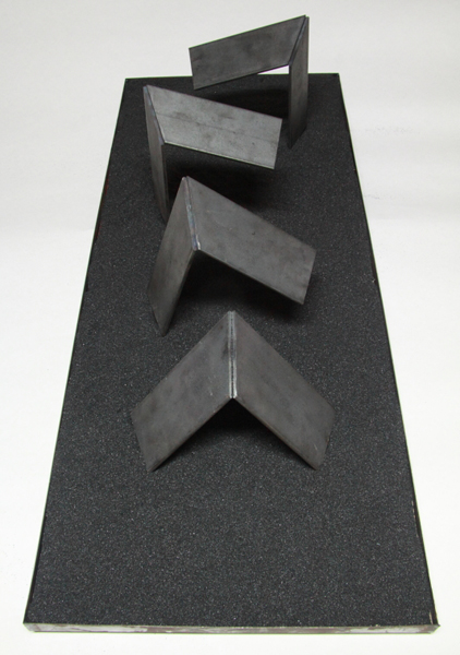 sculpture escultura modulo module passage  pasadizo  travesia  pasaje Maqueta model iron  hierro