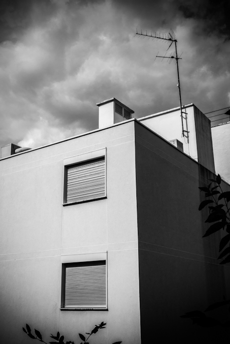 Tone Bringsdal  tone@live.dk  architecture cloud bw Urban  Paris  Mandal aalborg  symmetry SKY