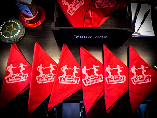 banderas branding  cartas cerillas lonas menu merchandising publicidad rotulación rótulo