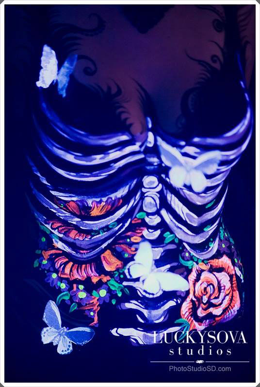 body art body painting gothic romantic model muse photoshoot photographer costume skeleton Flowers UV glow dark beauty