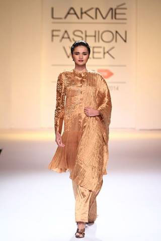 Nupur Kanoi lakme fashion week
