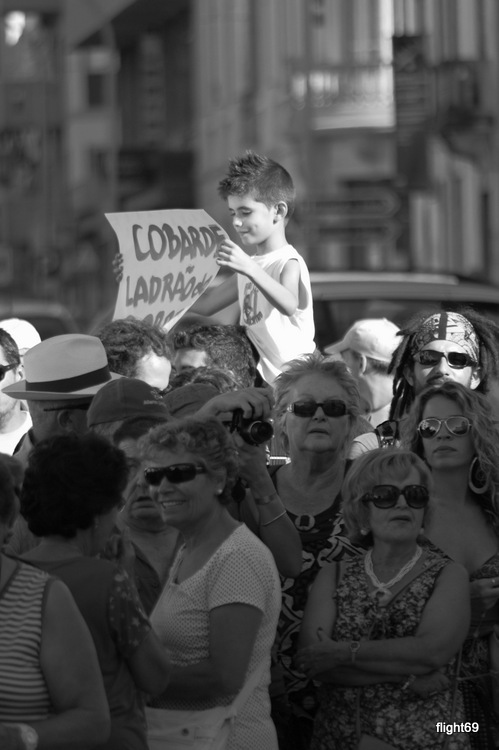 people manif protest rally Loulé troika Portugal Street photojournalismfotojornalismo Fotoperiodismo austerity