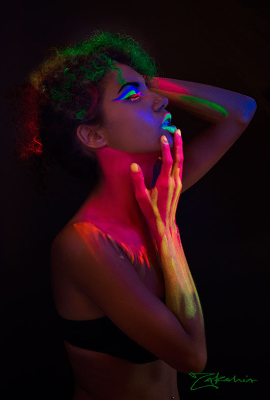 Zakahia MUA makeup portrait neon dark beauty facepaint BODYPAINT