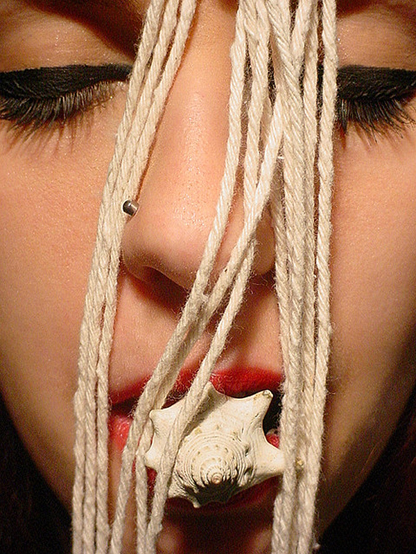 abstract woman ropes strings wool dark dramatic Theatrical photo Photo Essay photographic essay studio surreal surrealism surrealist photography