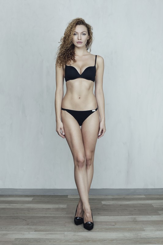 model girls sking lingerie underwear Polaroids natural milano Italy