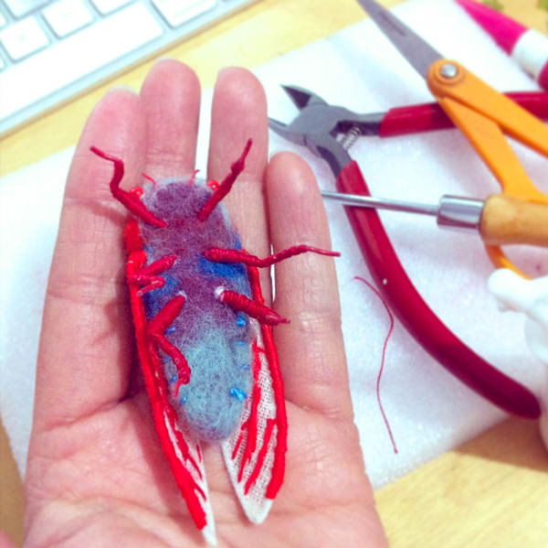 cicada felt sculpture Needle Felting craft art hine mizuhsima prime number math toy handmade