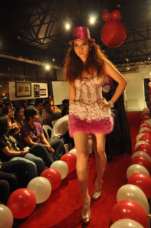 dress RECYCLED fashionshow clothes runway
