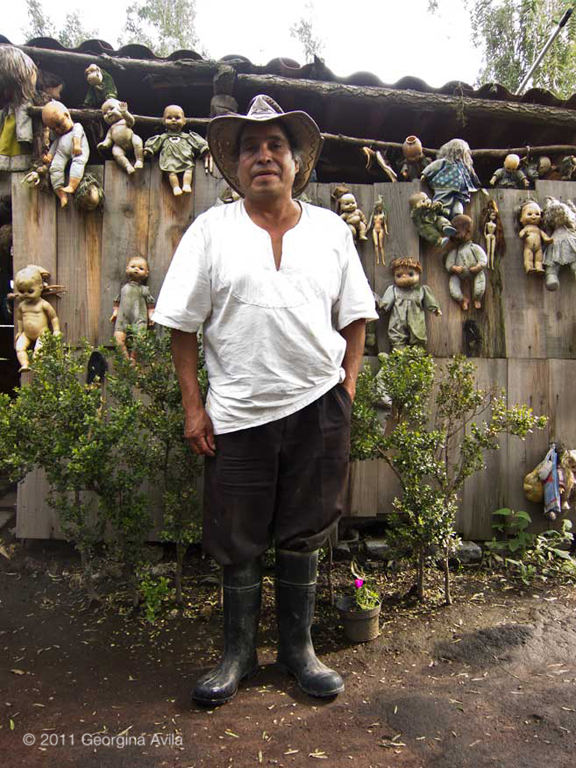 georgina avila photos mexico georgina georgina avila mexico www.mexicolindoyqueherido.ca www.georginaavilaphotography.com xochimilco muñecas la isla muñecas