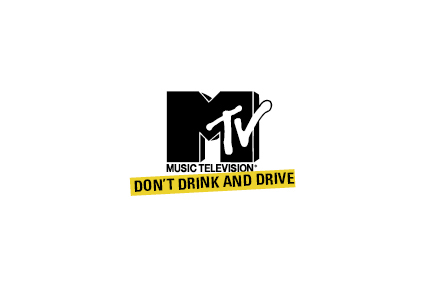 alcool Mtv social drive drink Guerrilla marketing Driving driving responsibly guida sicura guida sicura mtv campagna sociale