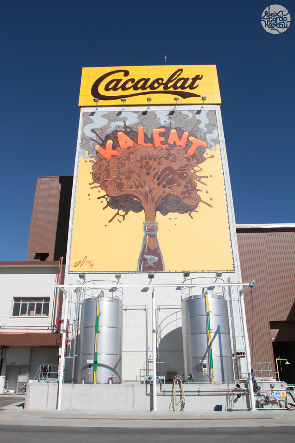 aleix gordo Mural Cacaolat barcelona wall spray paint huge crane