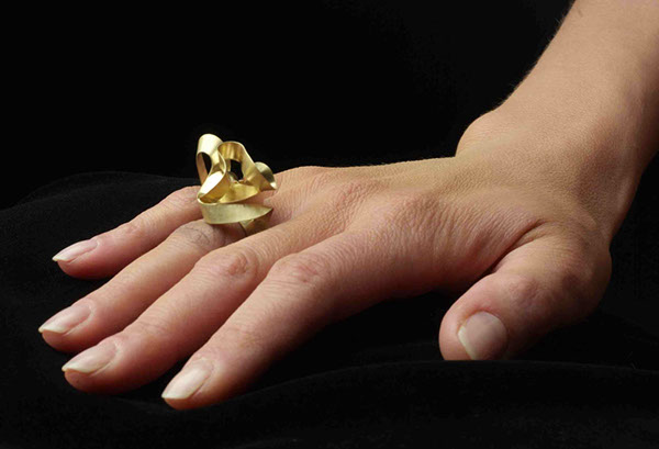 jewels ring design gold modern jewels curves