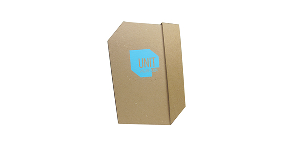 Unit apparel packaging: Flats