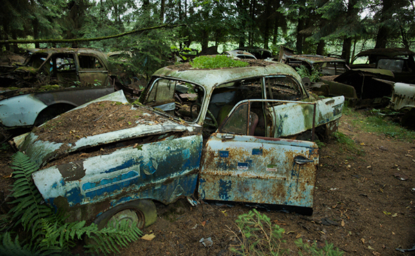 Urban urbex UE lost forgotten decay abandoned car graveyard foantje model Sony Alpha 900