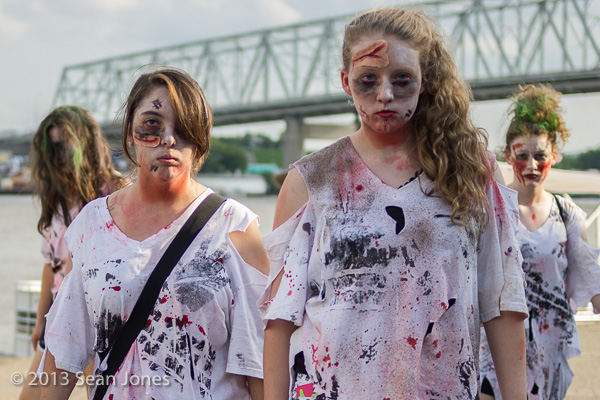 cincinnati p&G riverfest zombie zombies blood gore walk walking dead ohio