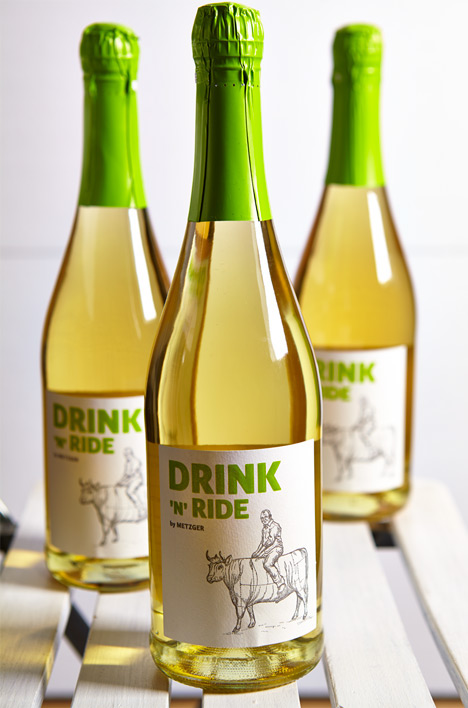 wine bottle Label woodcut engraving alcohol spirit drink bulls animals taurus cow vintner butcher