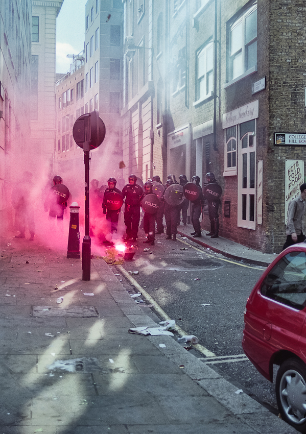London  riots  Grury