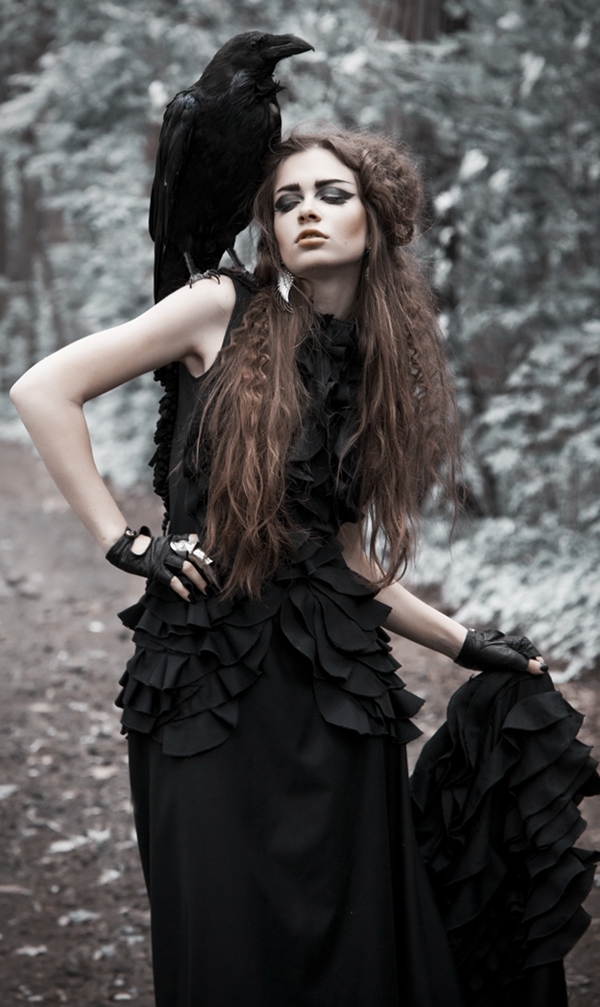 black Queen raven gothic.