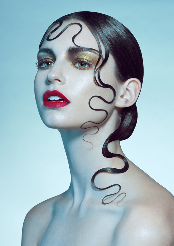 joanna kustra beauty aqua make-up editorial wet blue