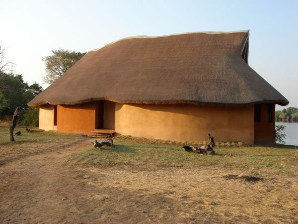 Safari lodge africa grass tatch local materials mukambi safari lodge
