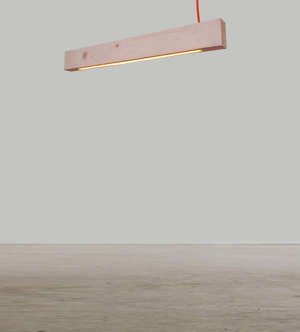 Défier la gravité lampe 2×4 par Alexandra Burr