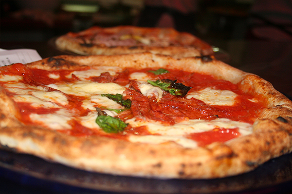 pizzeria Pizza NAPOLI Naples starita Sophia Loren Italy italia Food  artistic food take away