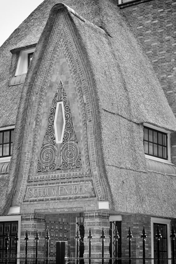 brick-gothic amsterdam-school ornaments bricks