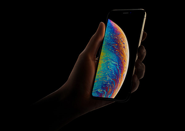 iPhone XS Mockup PSD Free Download