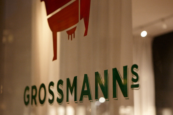 Grossmanns restaurant bar bistro Food  identity menu planet creative Website Hand Painted sign wood