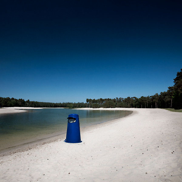 Salventius portraits beach shed antenna