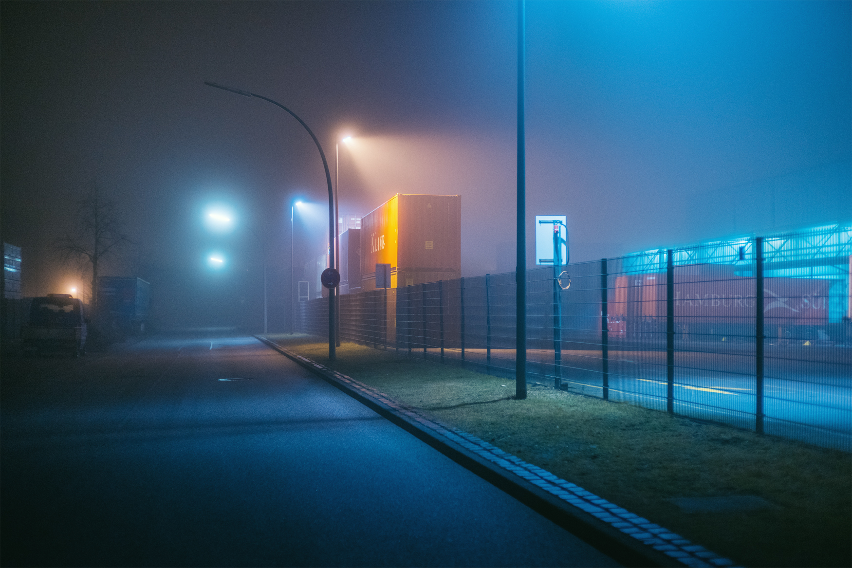 Exploring foggy Hamburg at night: a Photography Series by Mark Broyer