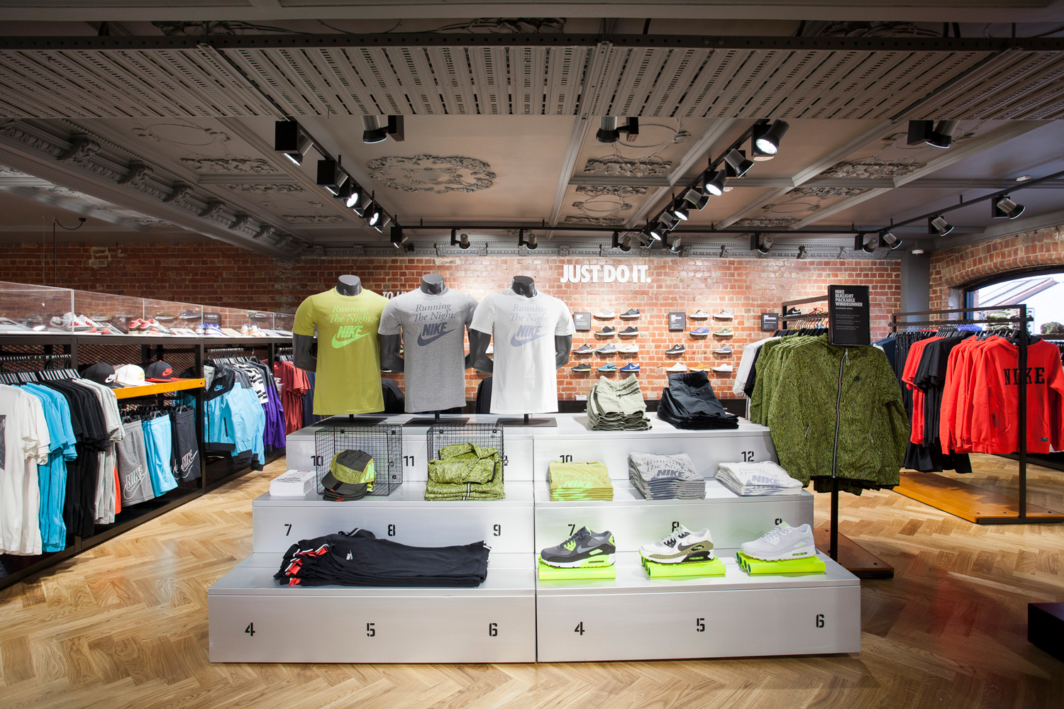 nike chapel street opening hours