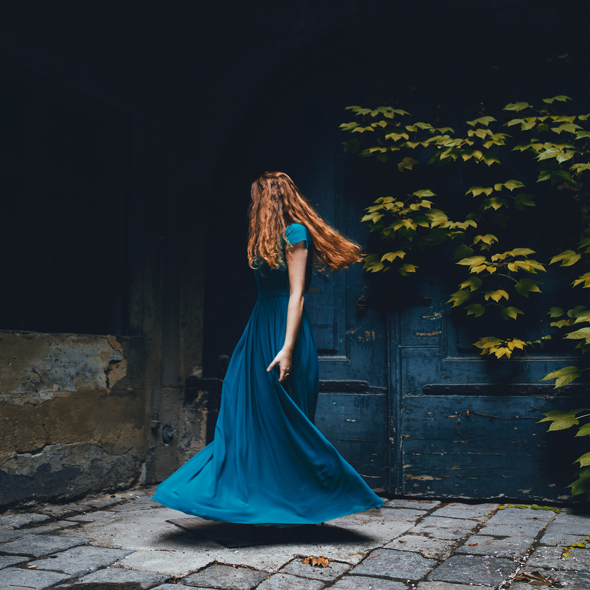 Jovana Rikalo в платье. Ines Hadzic. Inspiration фото арт. Girl Blue Dress Dancing. A long dream