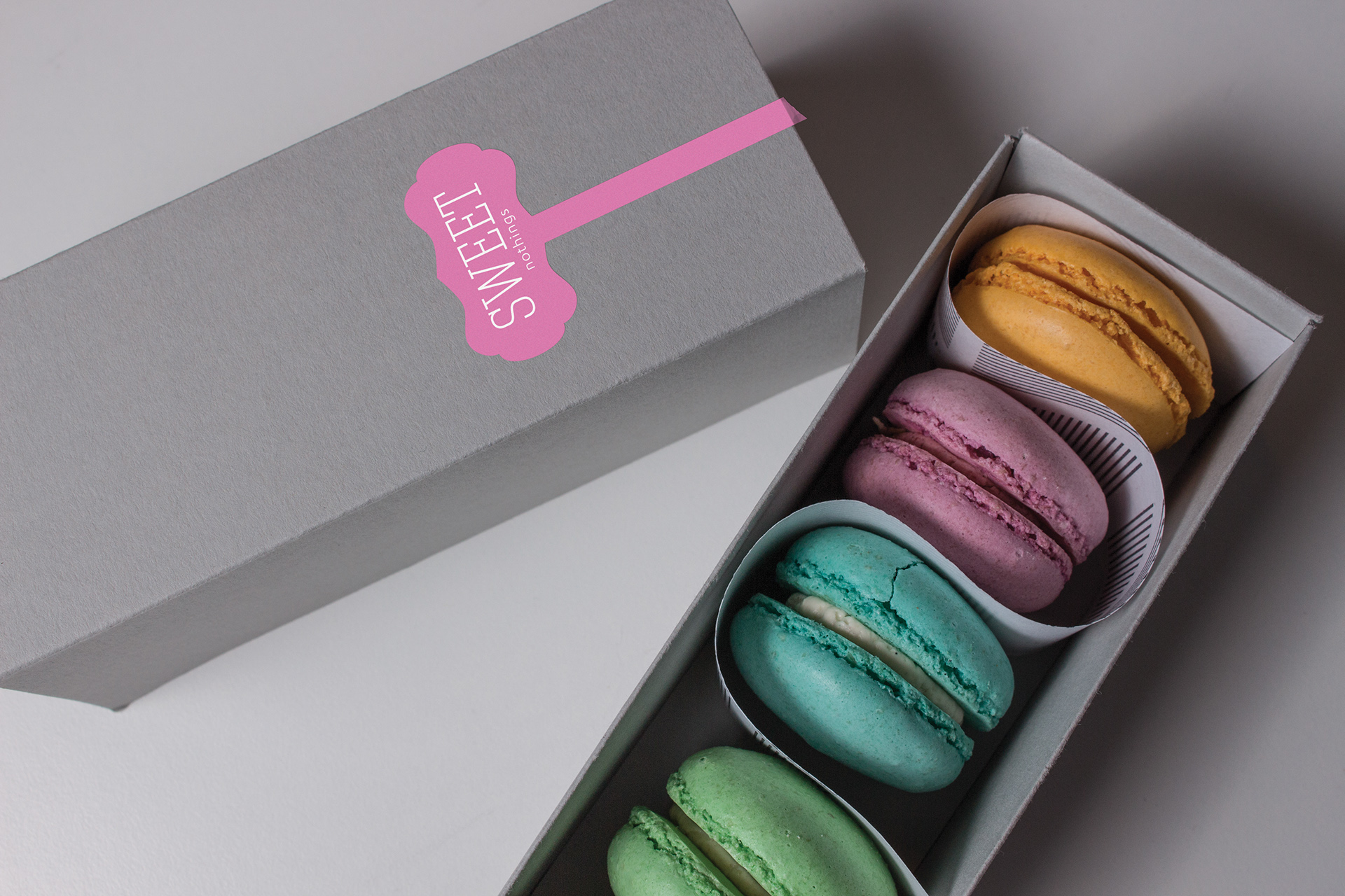 macaron packaging uk