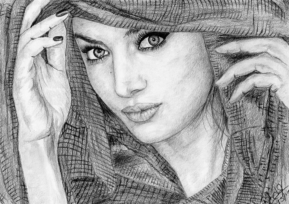 CHODAVARAMNET: A BEAUTIFUL WOMEN PENCIL SKETCH