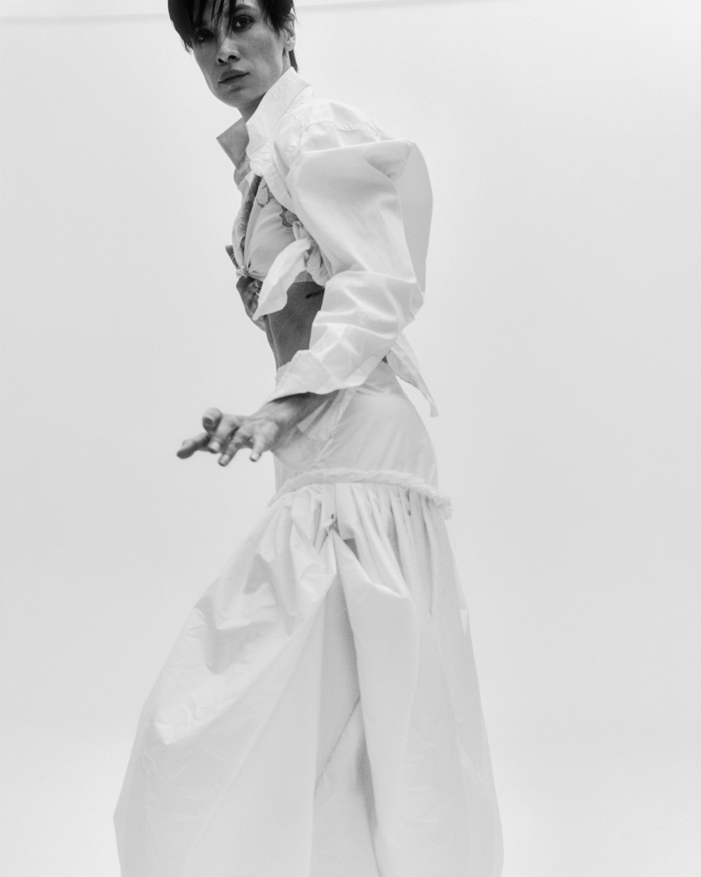 androgyne beauty craftwork Fashion  fashionstylist model talirutman unisex whiteandblack whiteandblackphoto