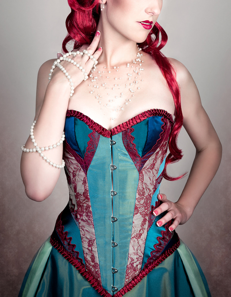 XVIII corsetry portrait beauty