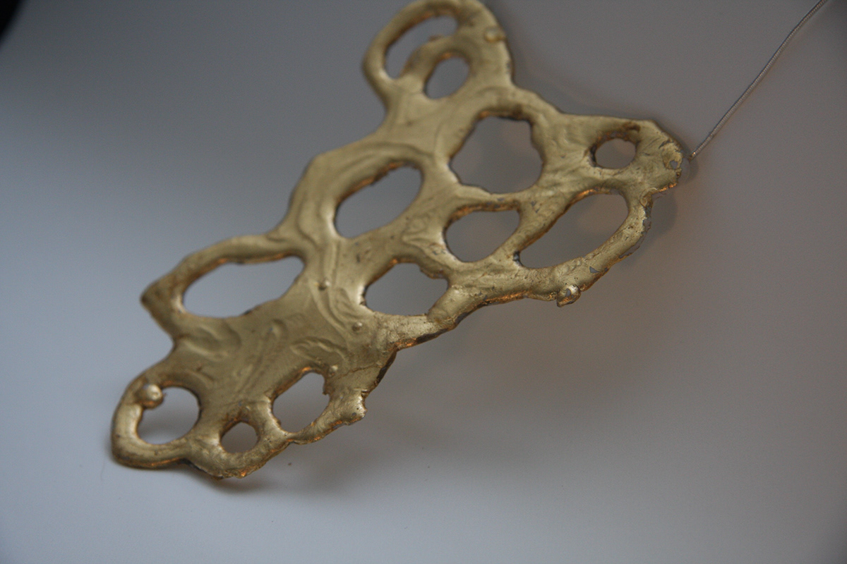 Accessory gold necklaces ceramic Porcelin slip casting gilding oxides body figure Accessory science molds