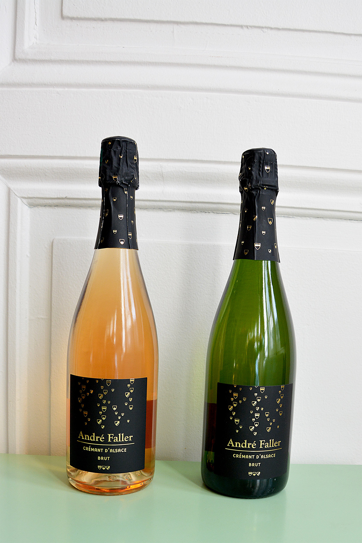 vin viticulure étiquettes Etiquettes de vin bouteille Packaging crémant d'Alsace pétillant bulles ecussons