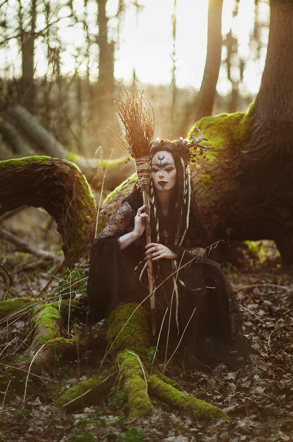gothic witch Magic wilderness Wicca forest witch Katrin Lanfire 