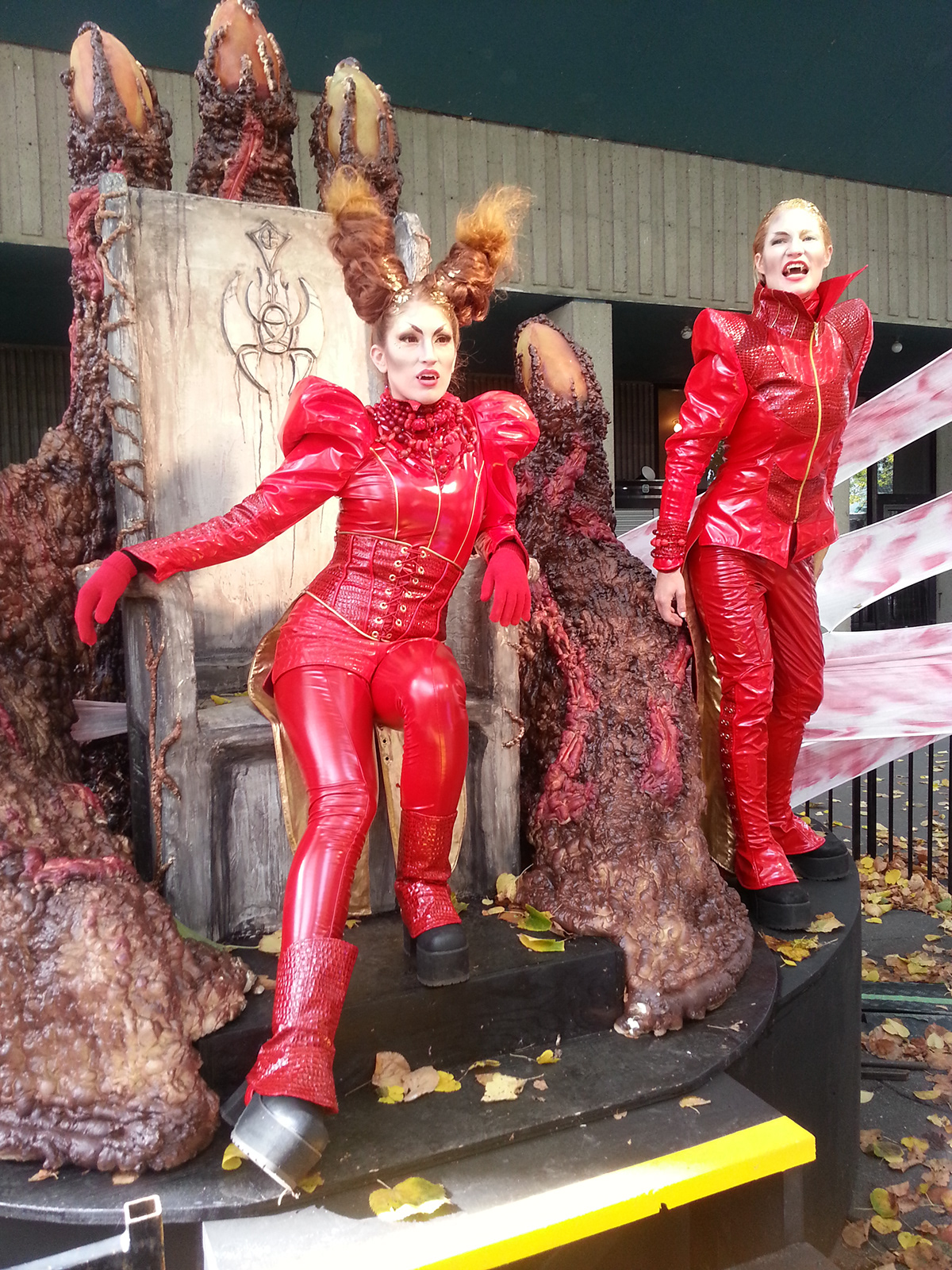 costumes costume Vampires Show Halloween halloween fest Geneviève Beauchamp Geneviève Beauchamp La Ronde Six Flags