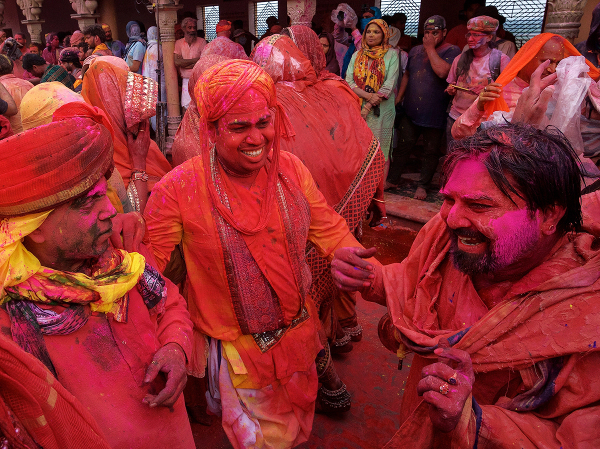 Adobe Portfolio colour festival holi India Travel krishna mathura Nandgaon temple