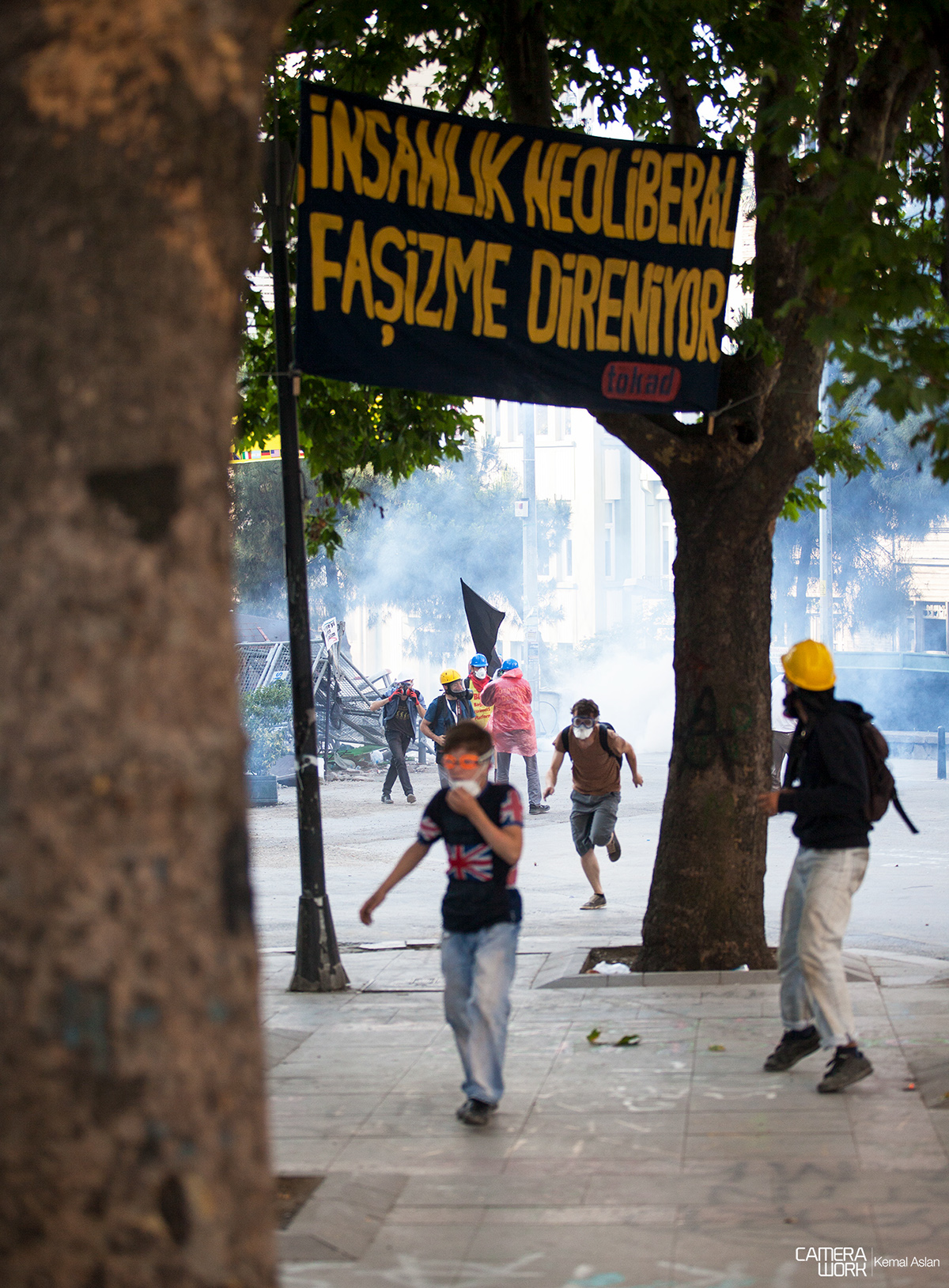#occupyturkey #direngeziparki   gezi parkı  Istanbul  Turkey  revolution Taksim turkish  police occupy OccupyTaksim occupygezi occupyturkey Gas gasbomb
